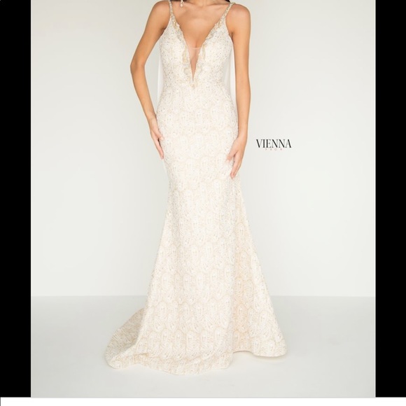 Style 8515 Vienna Prom - Picture 3 of 4